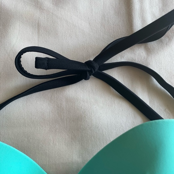 Color Block Bikini Set - Picture 4 of 7